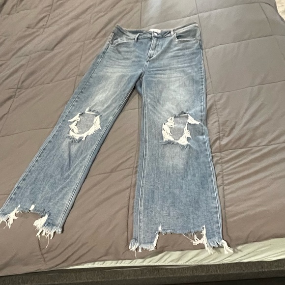 Risen Crops/High Waist Blown Out Knee- Medium Wash, like new. 13/31 - Picture 3 of 7